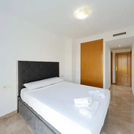 Vistas Despejadas A Pasos De La Playa, Piscina, 3bed Appartement