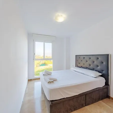 Vistas Despejadas A Pasos De La Playa, Piscina, 3bed Lejlighed